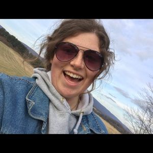 Meet your Posher, Annie